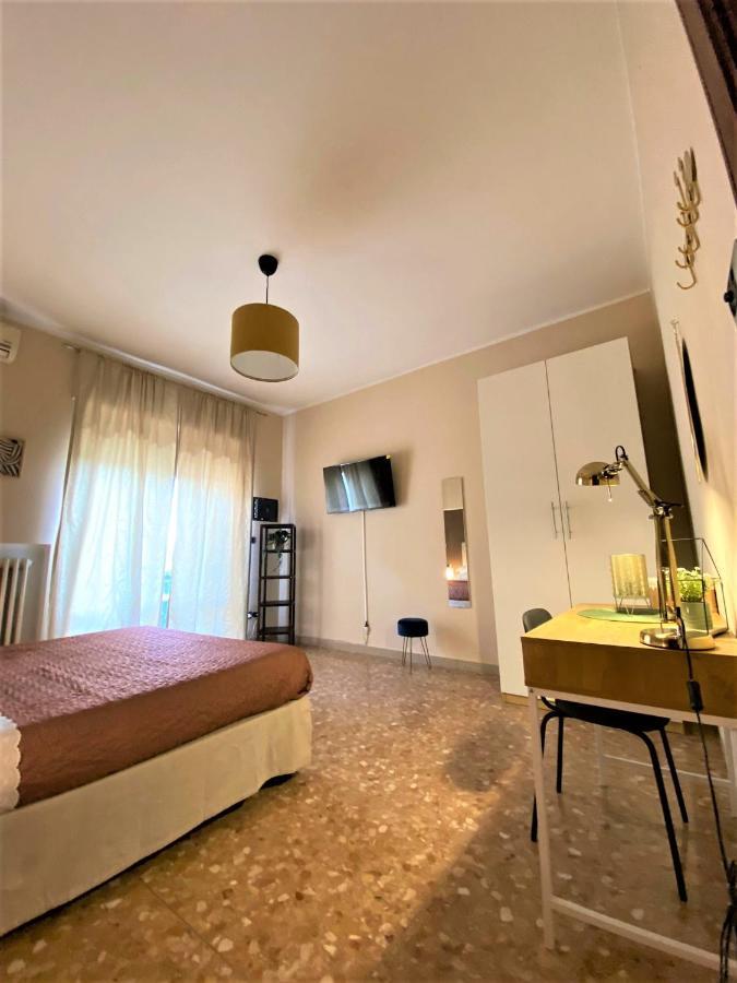 Casa Viola A 900 Mt Dalla Staz. Centrale เปสการา ภายนอก รูปภาพ