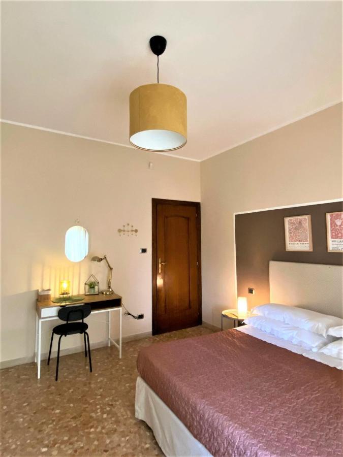 Casa Viola A 900 Mt Dalla Staz. Centrale เปสการา ภายนอก รูปภาพ