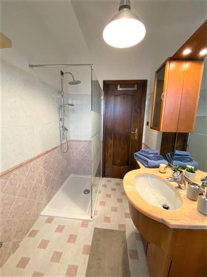 Casa Viola A 900 Mt Dalla Staz. Centrale เปสการา ภายนอก รูปภาพ