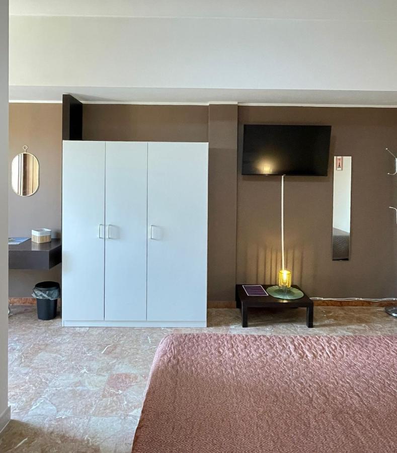 Casa Viola A 900 Mt Dalla Staz. Centrale เปสการา ภายนอก รูปภาพ